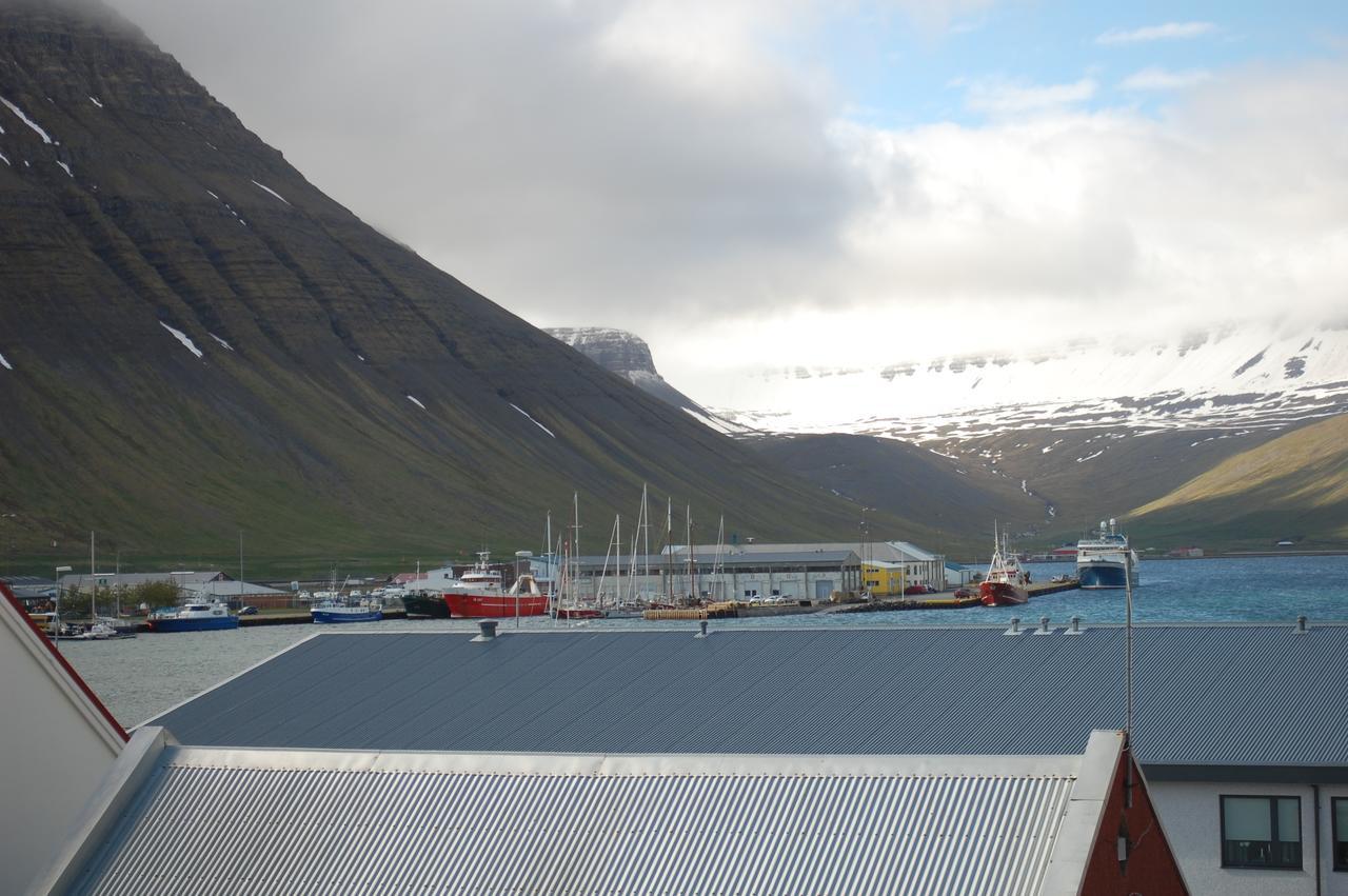 Mánagisting Guesthouse Ísafjörður Exterior foto